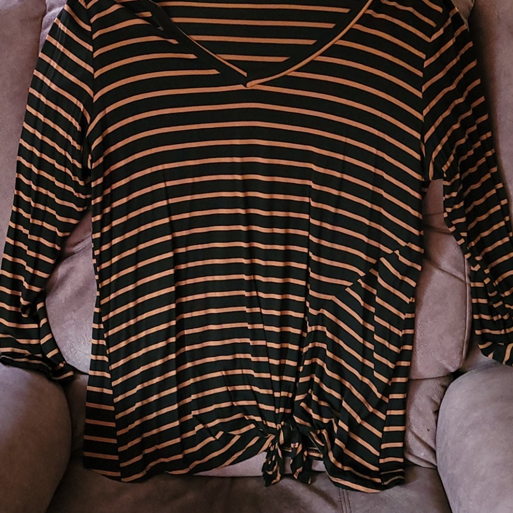 Long sleeve tie front tee